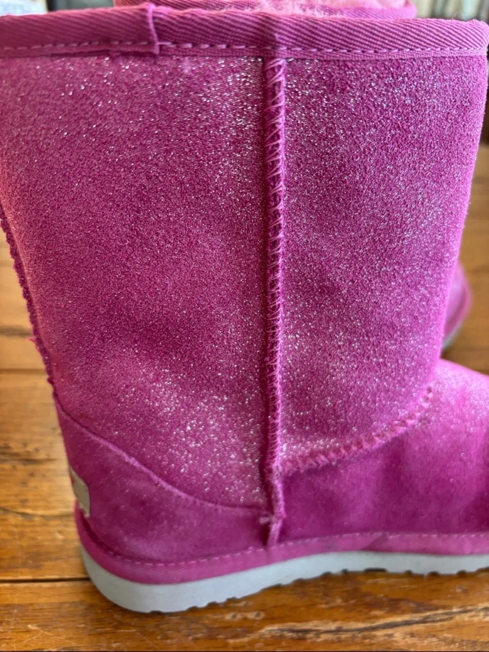 UGG Classic Glitter Boots Girls 1002495 Fuchsia Pink Sheepskin Boots Size 4